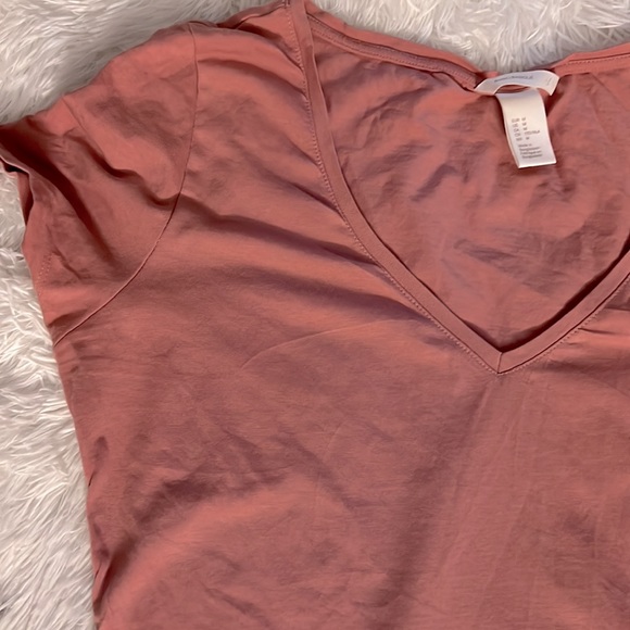 Basic Pink Tshirt - Picture 2 of 2